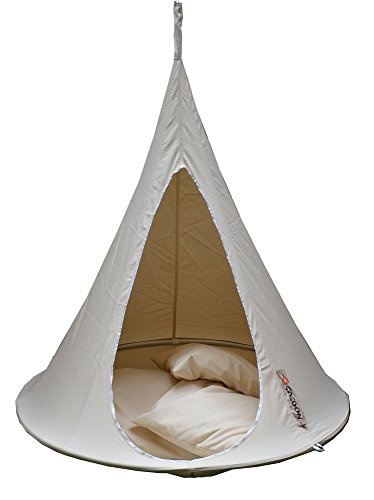 Produktfoto - Das Cacoon Hängezelt Bonsai in weiss - fotografiert mit Blick auf den Eingang bzw. in das Hängezelt